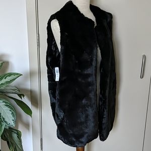NWT Aritzia Babaton Vandalay Penny Lane 90s Luxury Faux Fur Vest